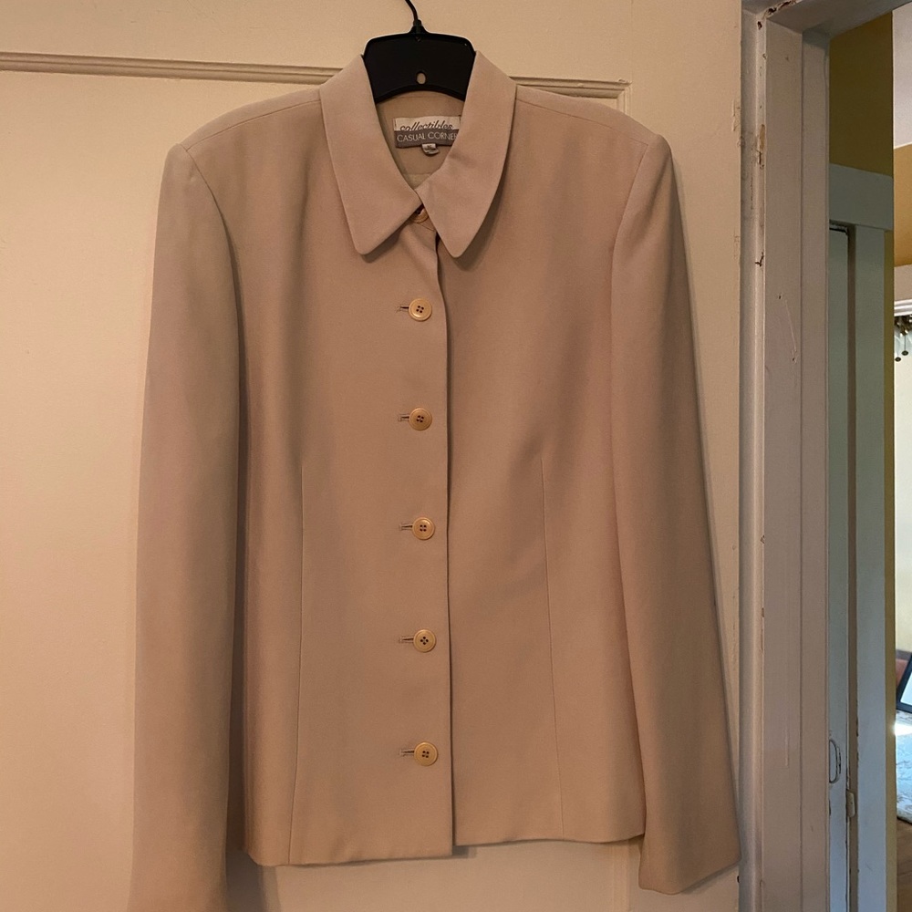 Women’s Casual Corner jacket